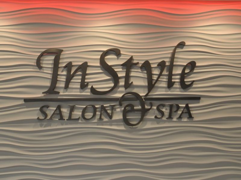 In Style Salon & Spa
 1